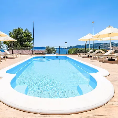 Medena-4 By Interhome Traù