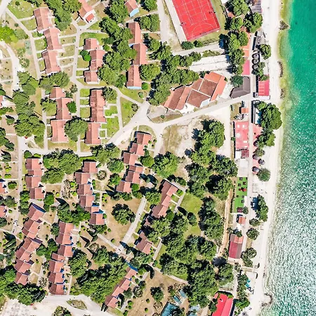 Medena-4 By Interhome * تروغير